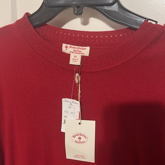 Size Medium - Picture 2 of 3